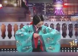 娱乐吃瓜君拍百变小千,娱乐吃瓜君带你揭秘明星们的百变魅力